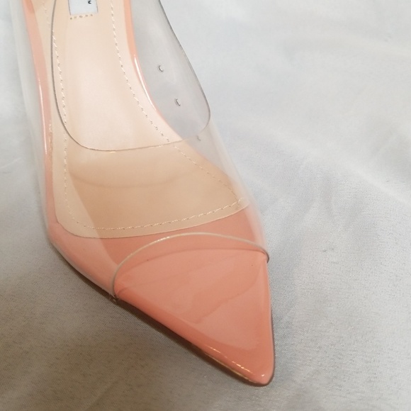 🔥 Clear/Lucite Peep Toe Nude Pumps - Picture 5 of 8